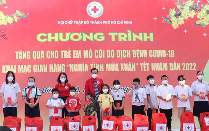 More than 2 5 million gifts for the poor and Agent Orange victims